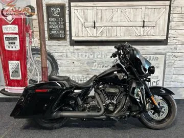 Harley-Davidson Street Glide (2018) — foto 1