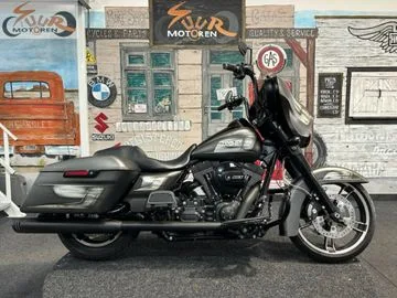 Harley-Davidson Street Glide (2016) — foto 1