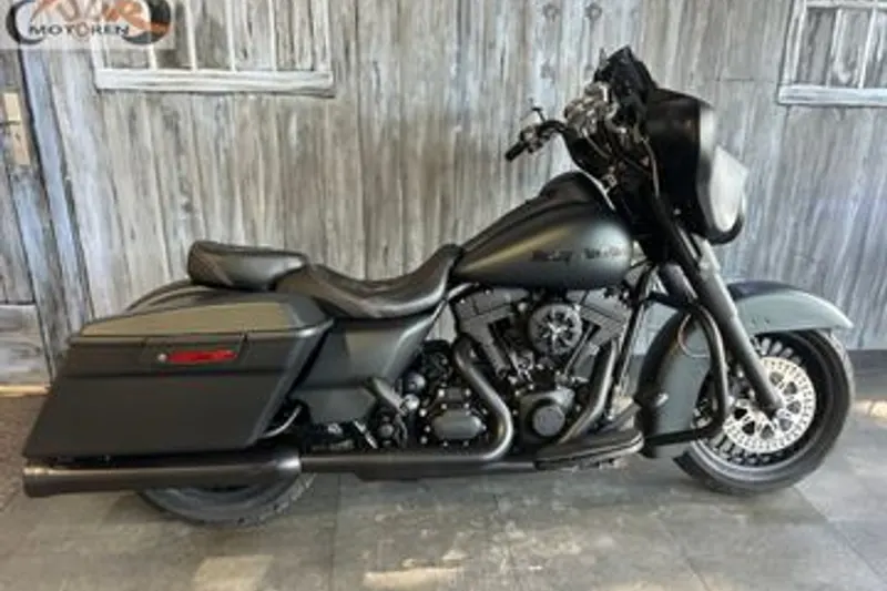 Harley-Davidson Street Glide (2011)