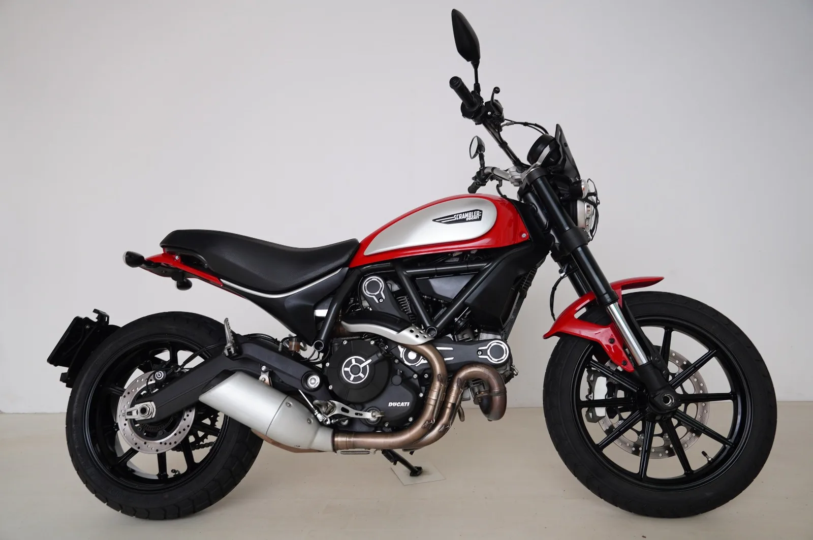 Ducati Scrambler Icon (2015) — foto 1