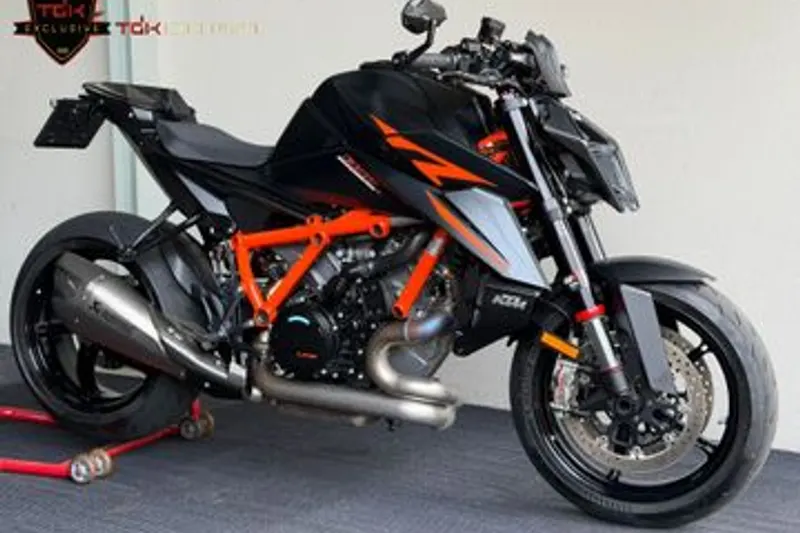 KTM 1390 Super Duke R (2024)