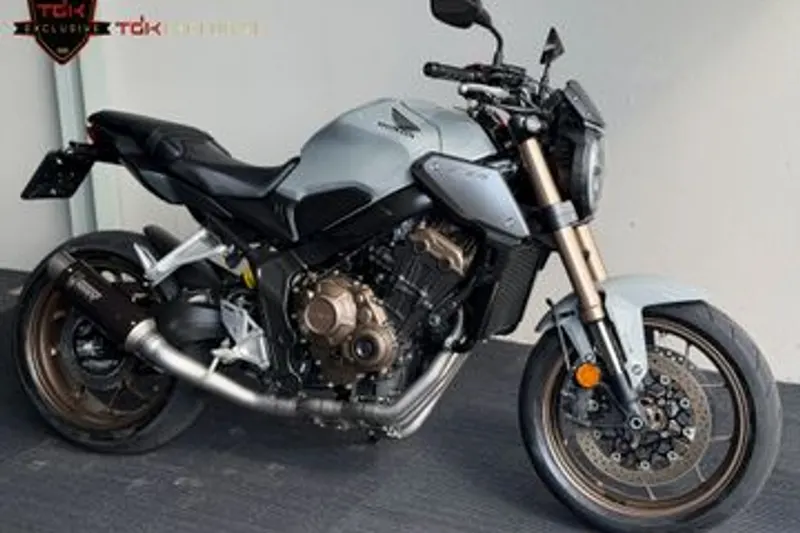 Honda CB650R (2021)
