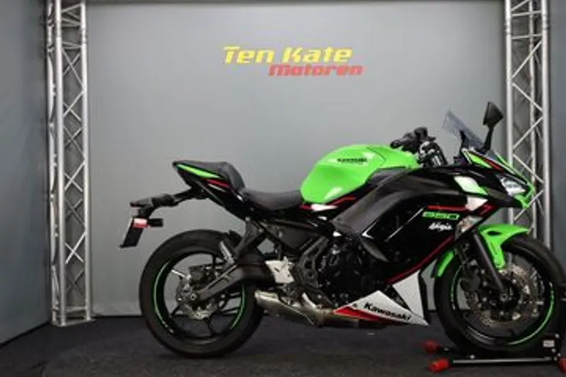 Kawasaki Ninja 650 (2022)