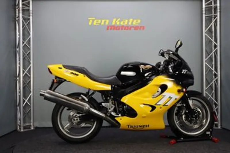Triumph TT600 (2000)