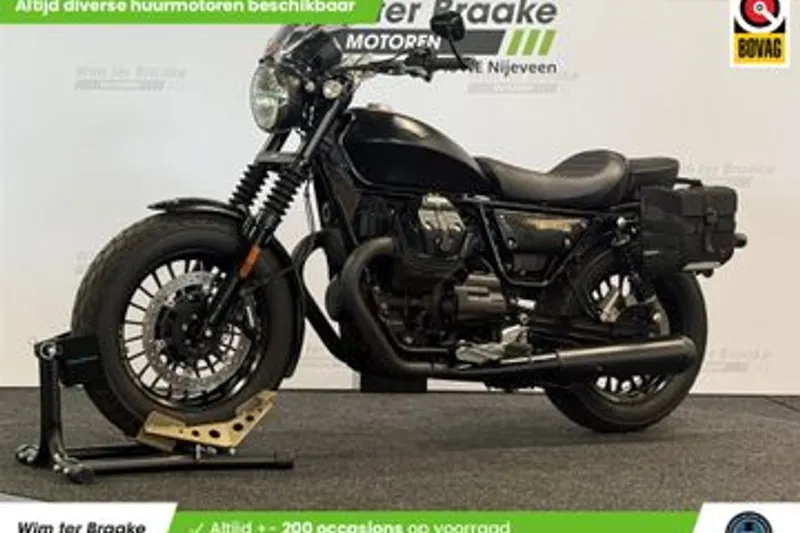 Moto Guzzi V9 Bobber (2017)