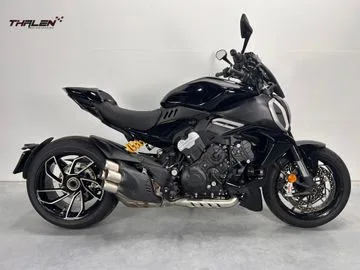 Ducati Diavel V4 (2023) — foto 1