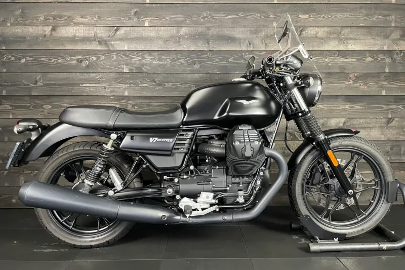 Moto Guzzi V7 (2017)