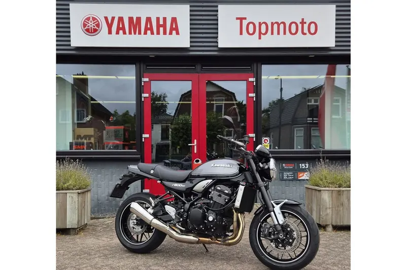 Kawasaki Z900RS (2025)