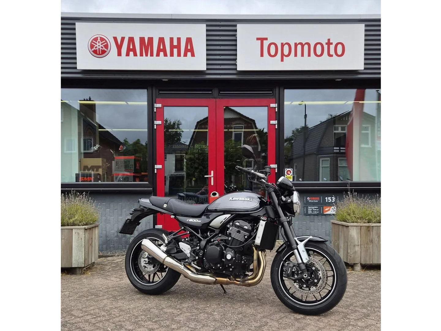 Kawasaki Z900RS (2025) — foto 1