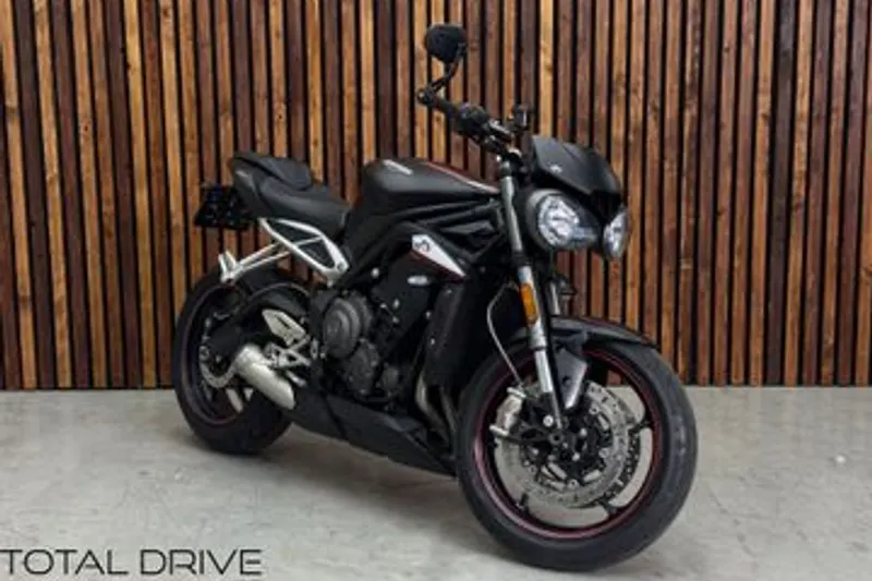 TRIUMPH STREET TRIPLE 765 RS (2019)