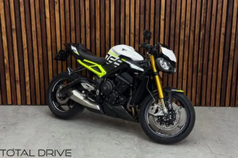 TRIUMPH STREET TRIPLE 765 MOTO2 (2023)