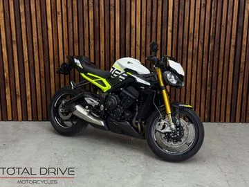 TRIUMPH STREET TRIPLE 765 MOTO2 (2023) — foto 1