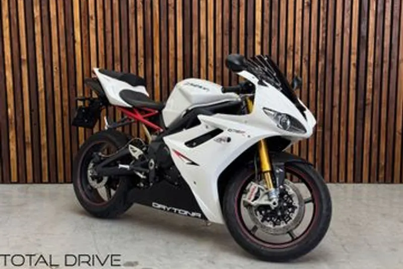 Triumph Daytona 675 R (2011)