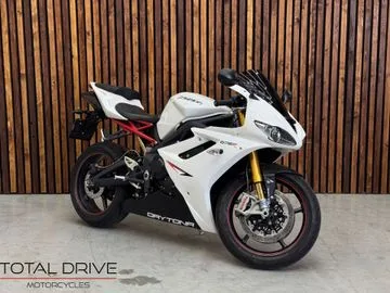 Triumph Daytona 675R (2011) — foto 1