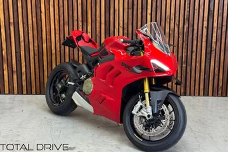 Ducati Panigale V4S (2022)