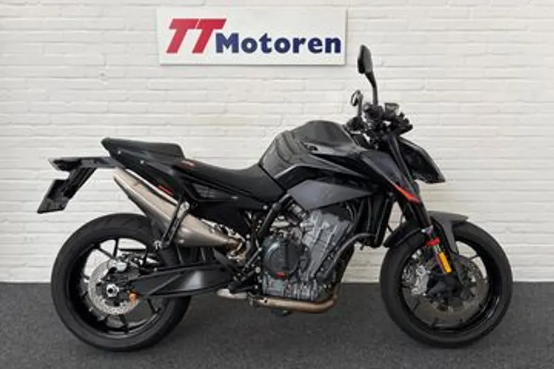 KTM 890 Duke (2022)