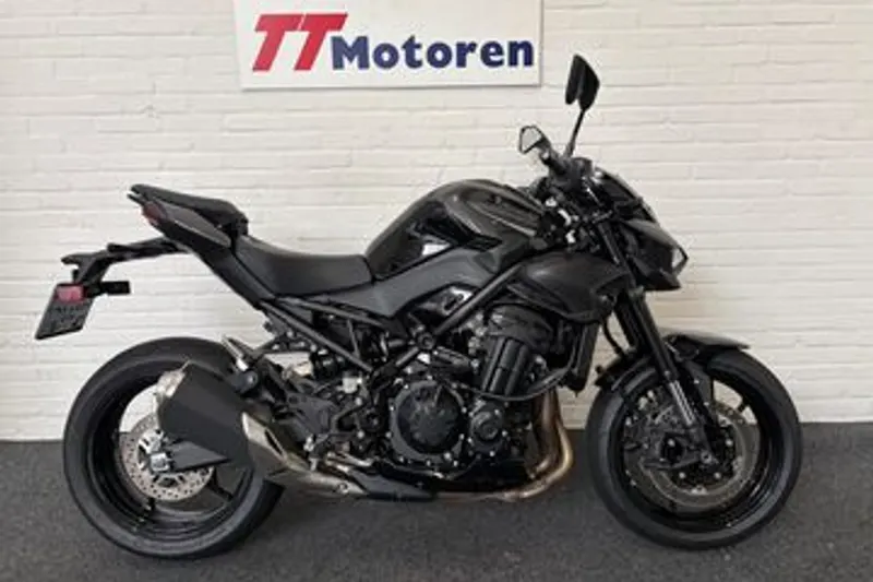 Kawasaki Z900 35 (2026)