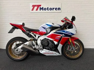 Honda CBR 1000 RR Fireblade (2014) — foto 1