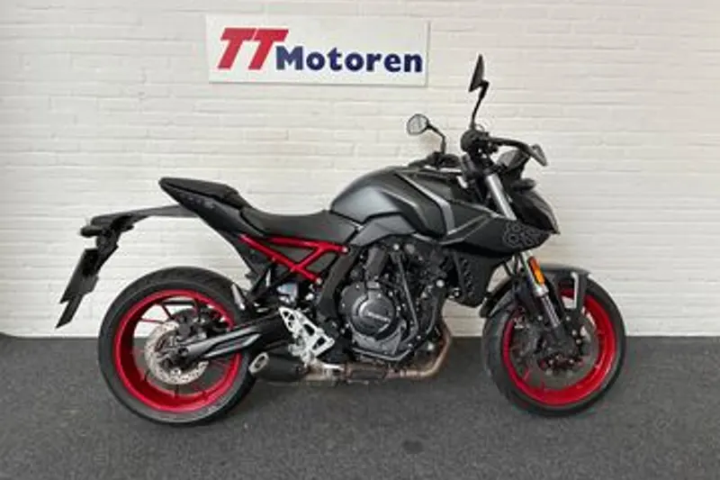 Suzuki GSX-8S (2025)