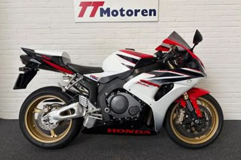 Honda CBR1000RR (2006)