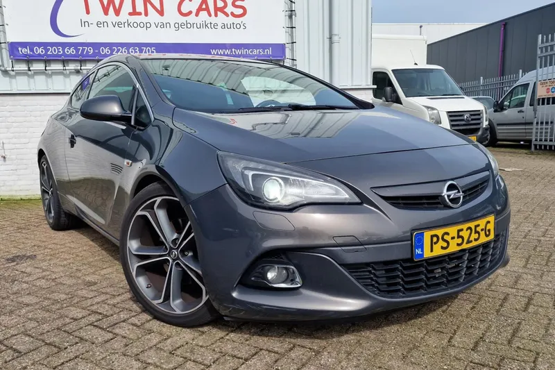 Opel Astra GTC (2014)
