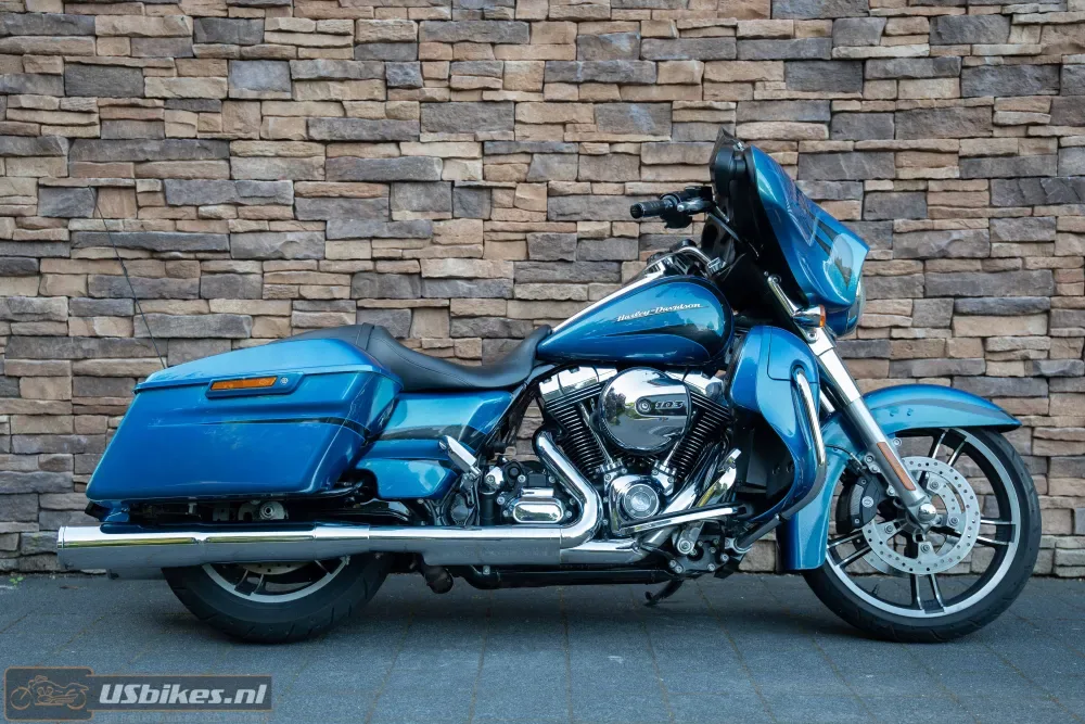 Harley-Davidson Street Glide 103 (2014) — foto 1