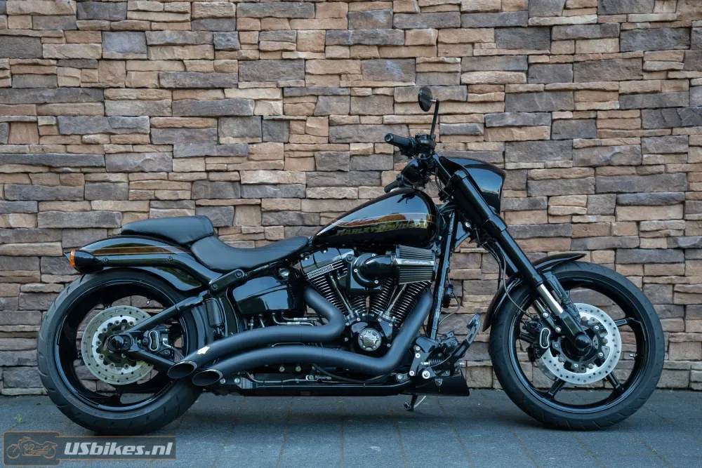 Harley-Davidson Pro Street Breakout Cvo 110 Softail (2016) — foto 1