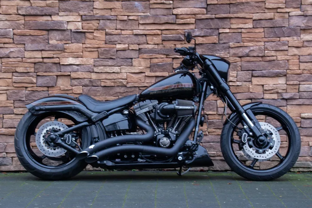 Harley-Davidson Pro Street Breakout Cvo 110 Softail (2017) — foto 1
