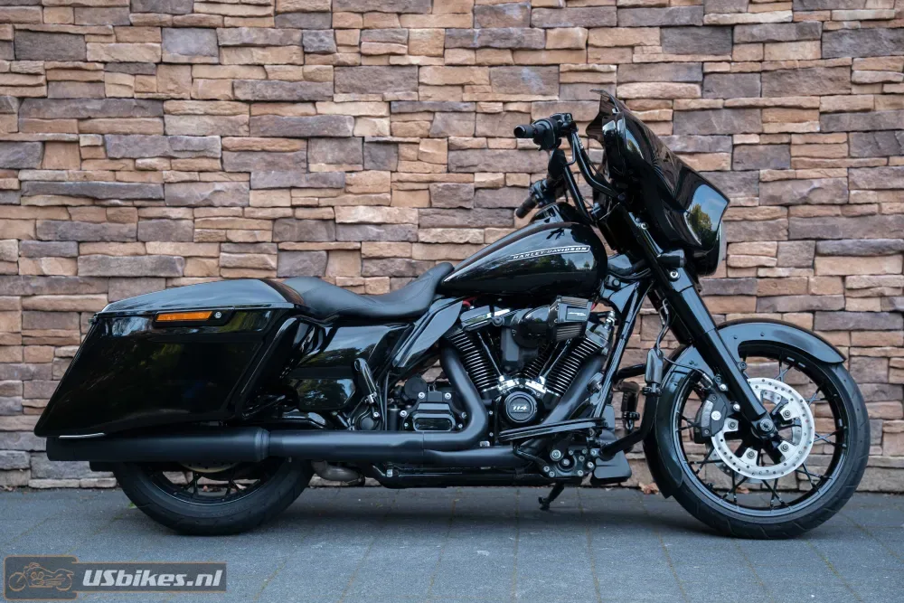 Harley-Davidson Street Glide Special 114 (2020) — foto 1