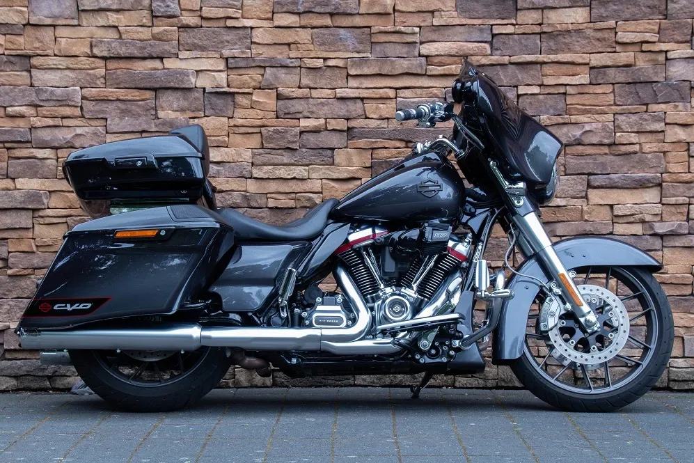 Harley-Davidson Flhxse Street Glide Cvo Street Glide Touring 117 FLHXSE (2020) — foto 1
