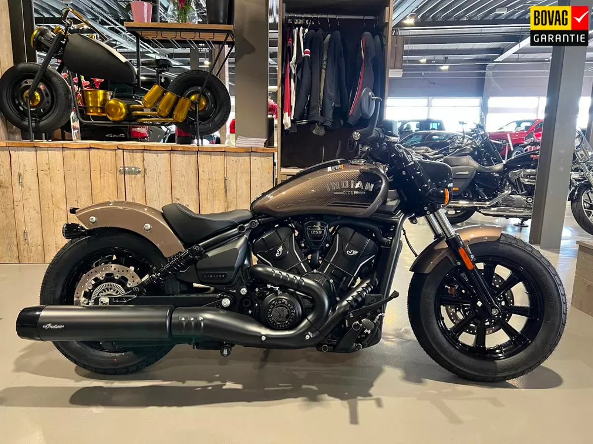 Indian Chopper Scout Bobber 1250 LTD+ TECH (2025) — foto 1