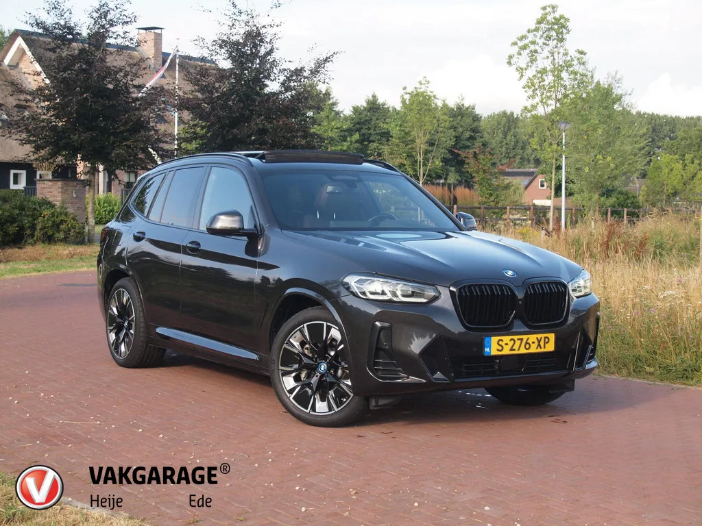 BMW IX3 High Executive (2023) — foto 1