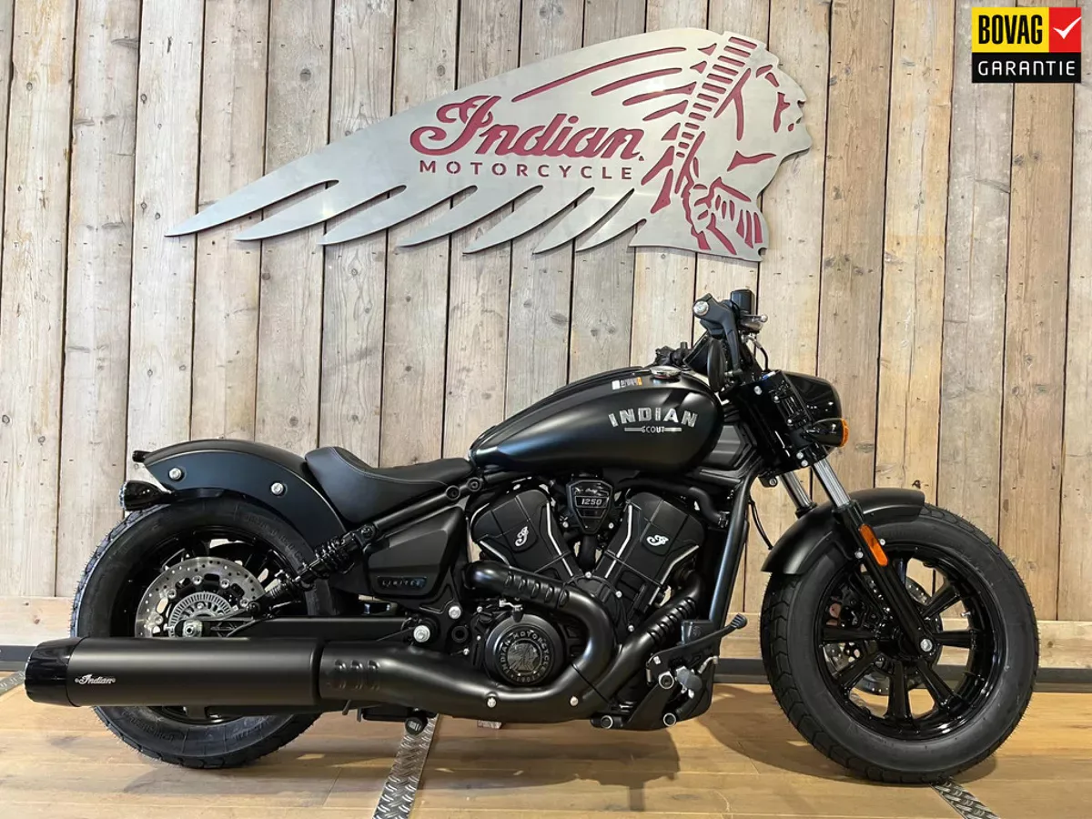 Indian Chopper 76 Scout Bobber Limited +Tech (2025) — foto 1