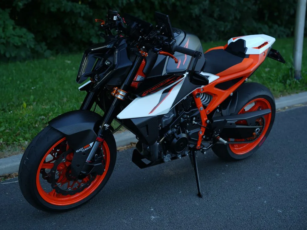 KTM 990 (2026) — foto 1