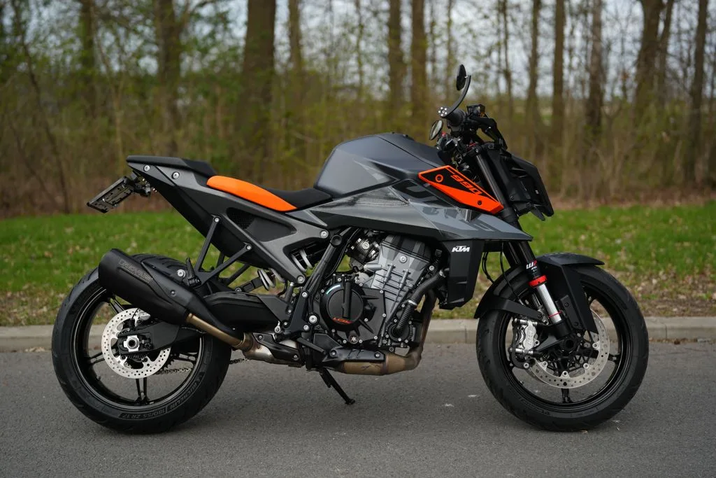 KTM 990 (2026) — foto 1