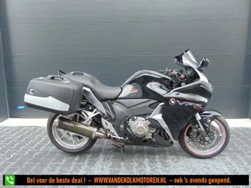 Honda VFR 1200 F C-ABS/DCT (2011) — foto 1