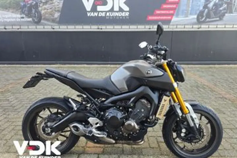 Yamaha MT-09 (2015)