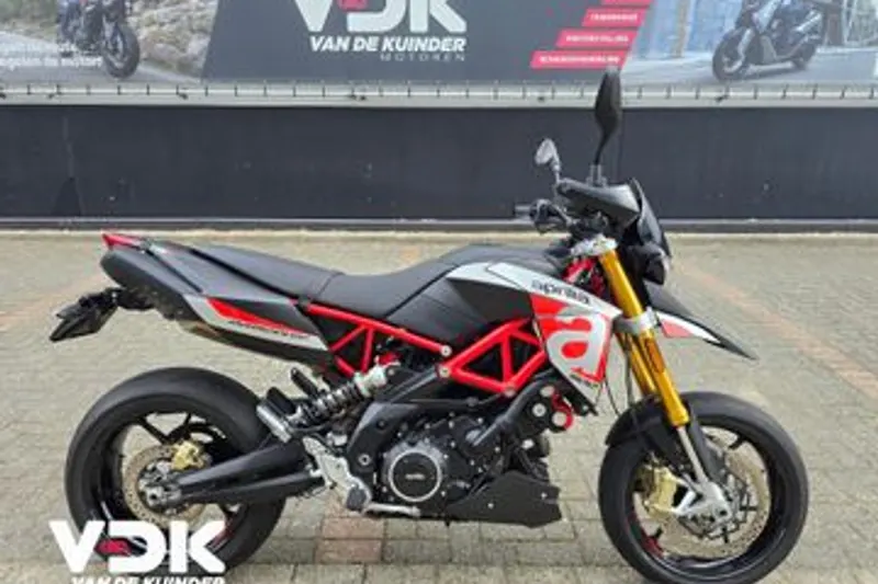 Aprilia Dorsoduro 900 (2017)