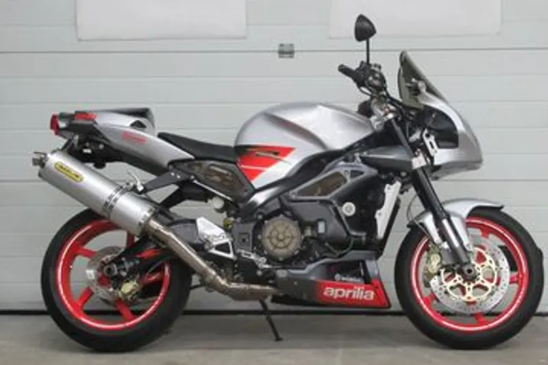 Aprilia Tuono (2005)
