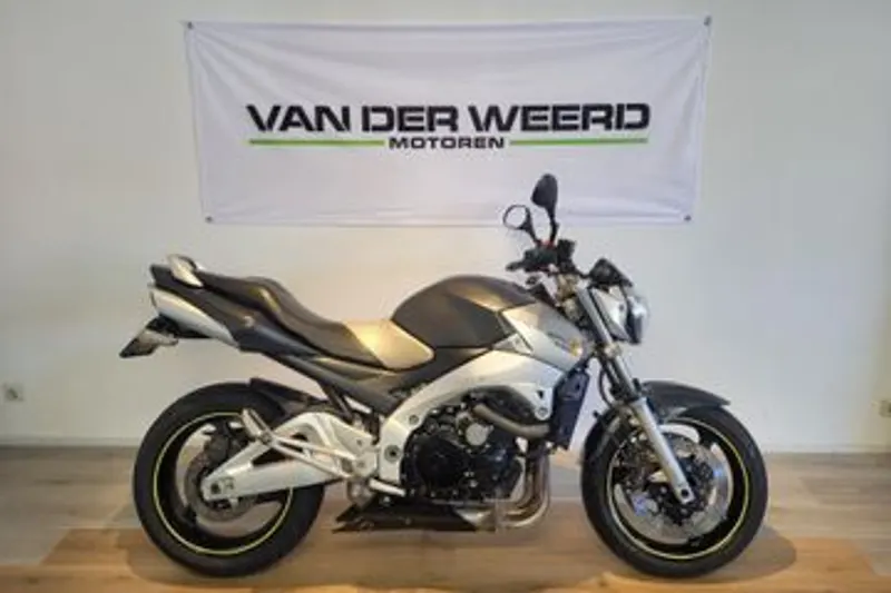 Suzuki GSR600 (2007)
