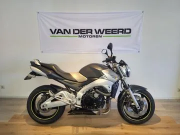 Suzuki GSR600 (2007) — foto 1