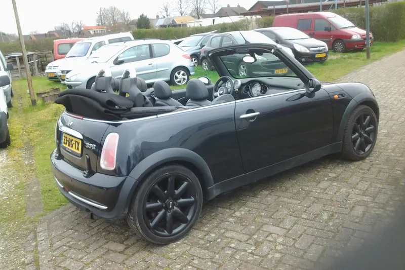 MINI Cabrio (2005)