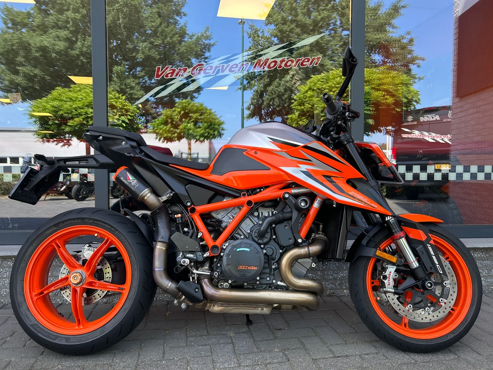 KTM 1290 Super Duke R (2023) — foto 1