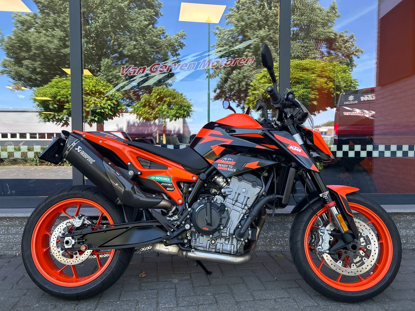 KTM 890 KTM 890 DUKE GP in (2024) — foto 1