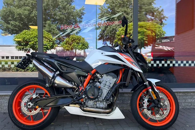 KTM 890 Duke R (2020)