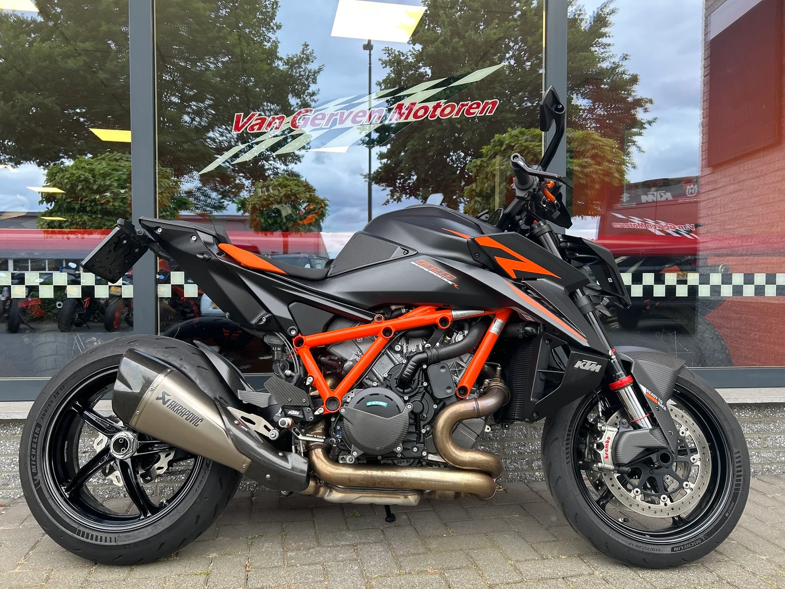 KTM 1390 Super Duke R (2024) — foto 1