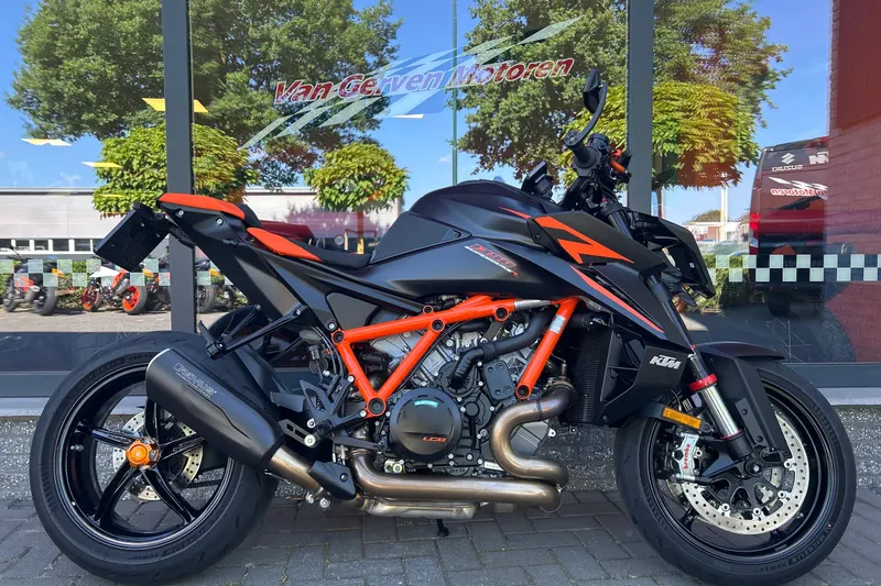 KTM 1390 Super Duke R (2024)