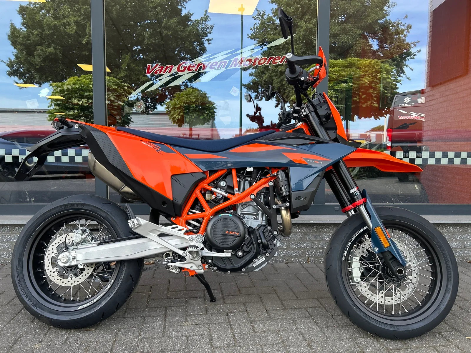 KTM 690 (2026) — foto 1