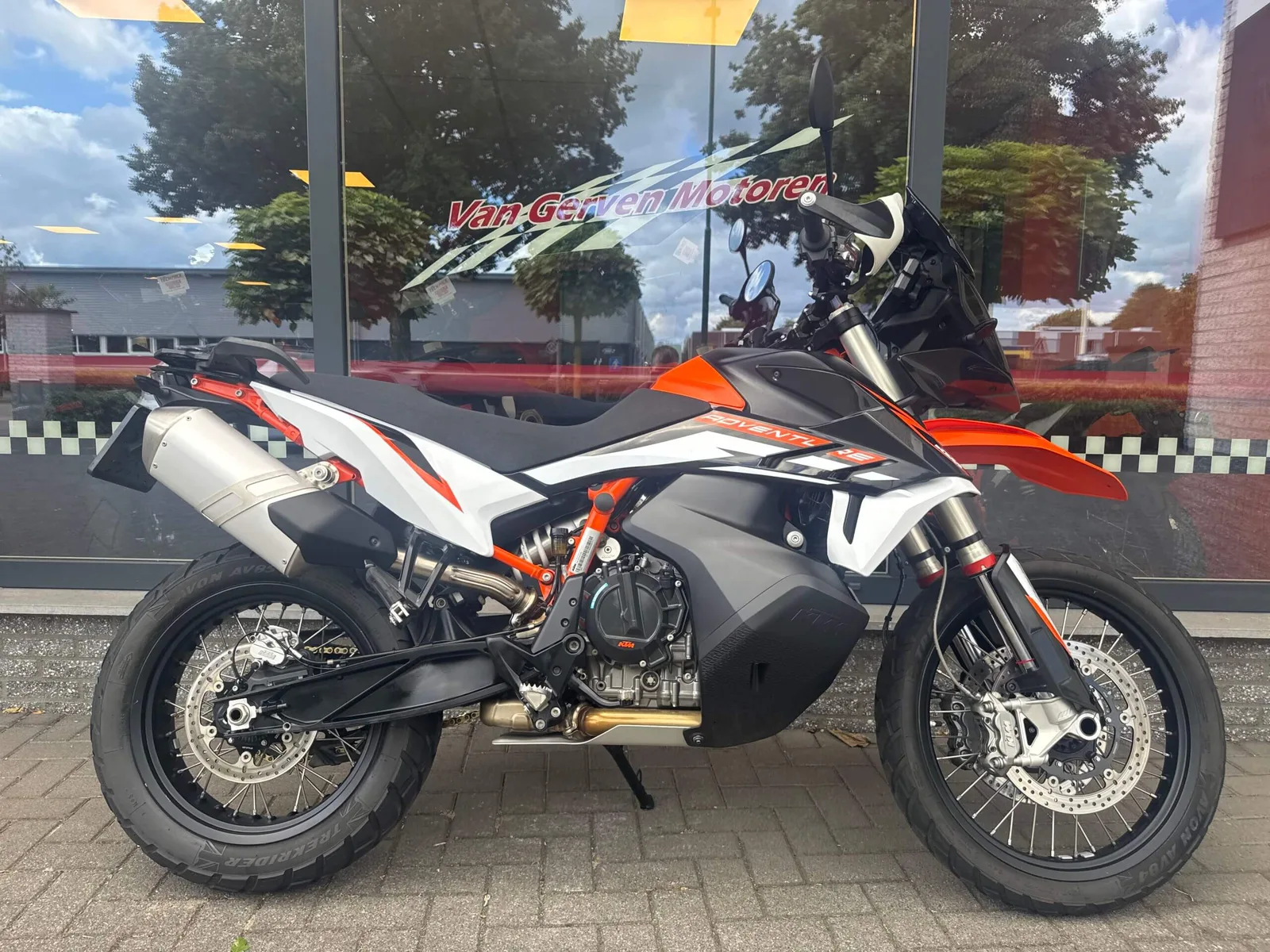 KTM 890 Hele (2021) — foto 1