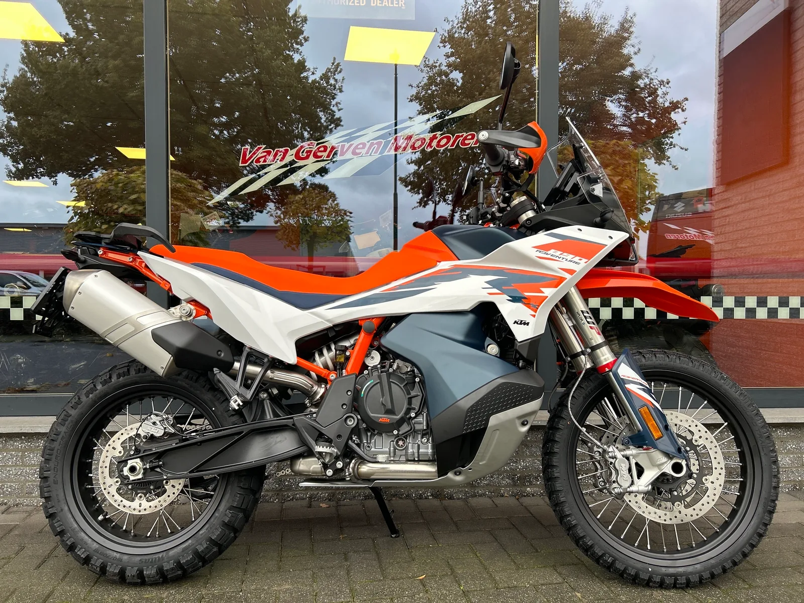 KTM 890 (2026) — foto 1